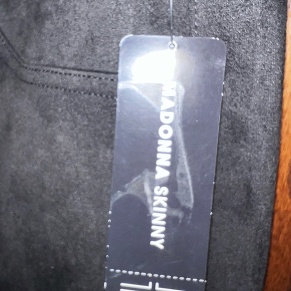 Liverpool Black Madonna Skinny - Picture 7 of 9